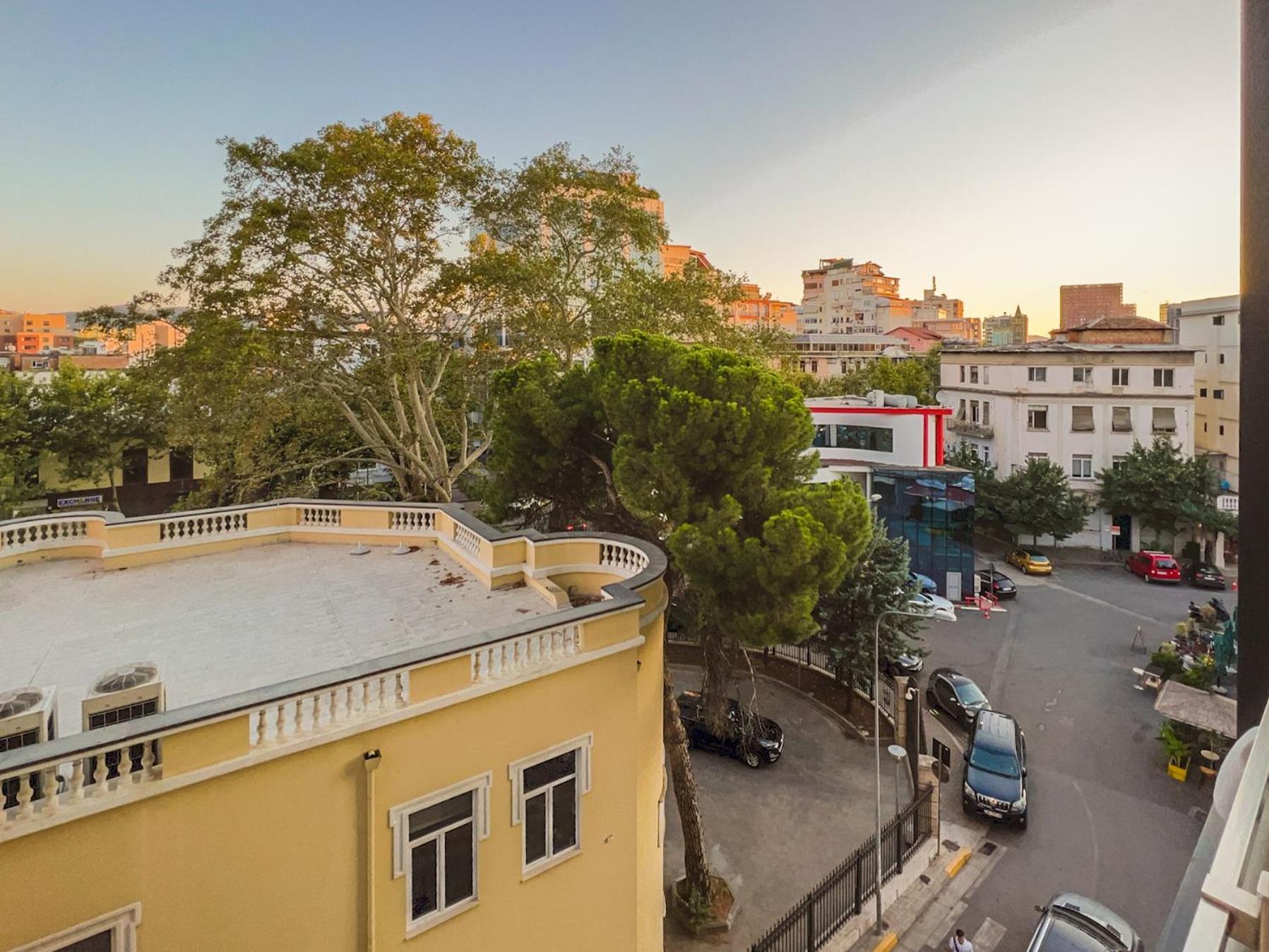 Ferienwohnung Downtown Grand Comfort Tirana Exterior foto